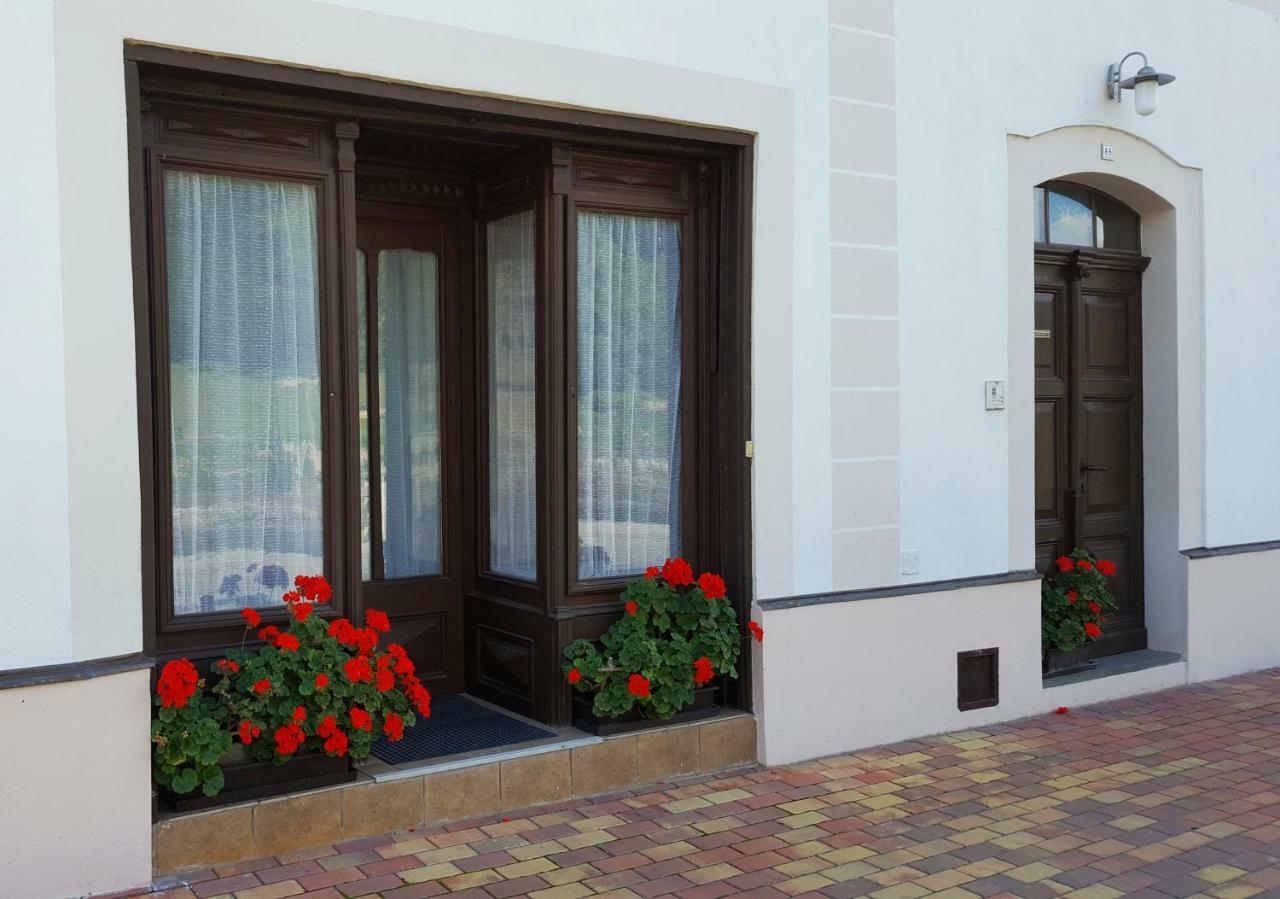 Apartman Nove Hrady Exterior photo